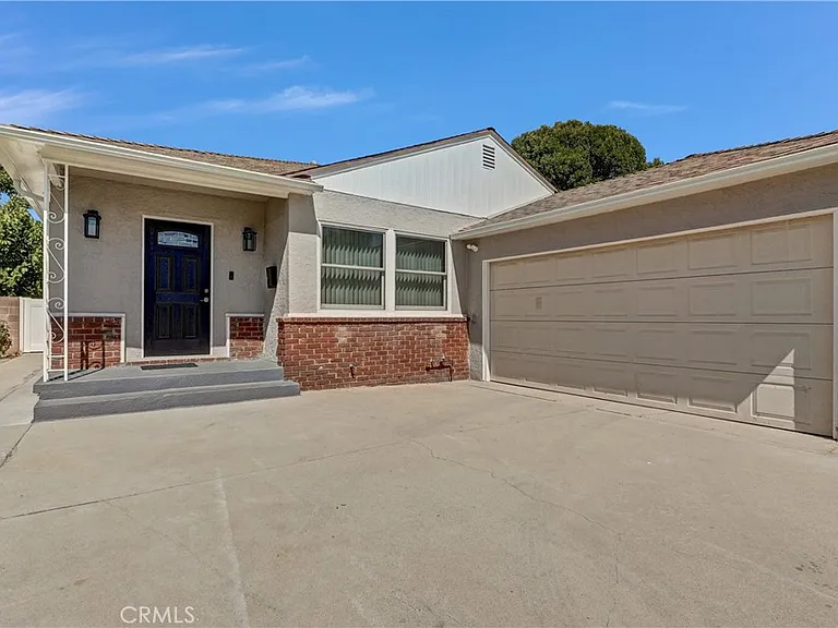 6851 Forbes Ave — Photo 2