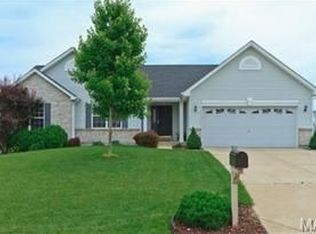 2 Chambers Ct, O'Fallon, MO 63366