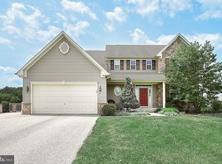 84 Flanders Ct, Hanover, PA 17331