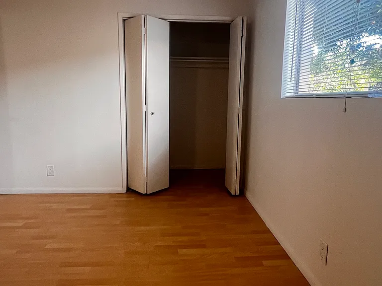 3562 Mentone Ave — Photo 22
