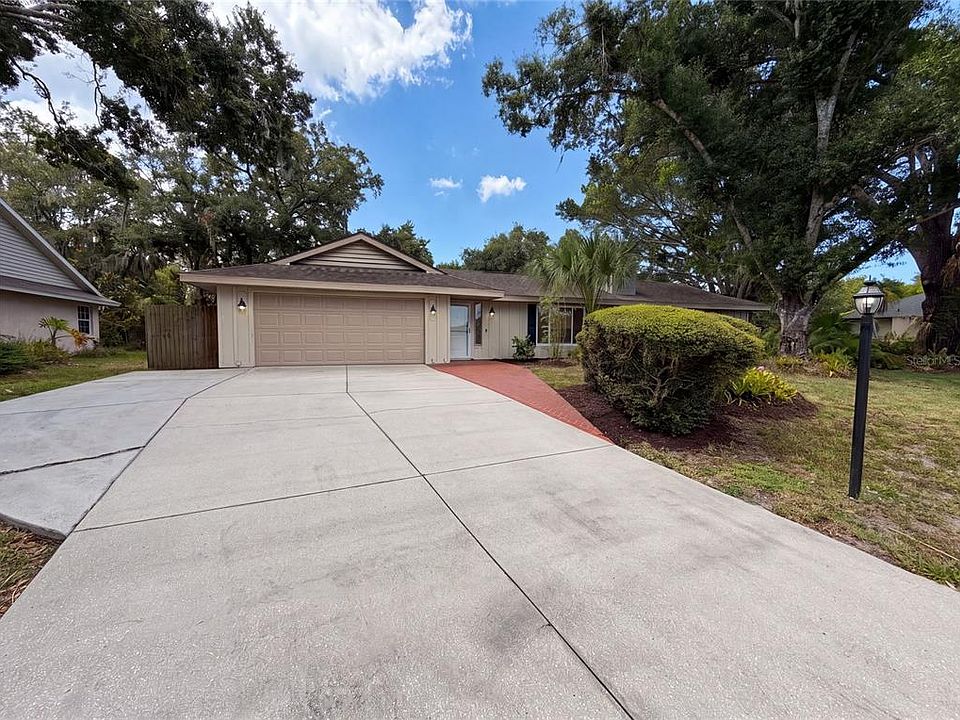 1st image of 8028 Conservatory Cir