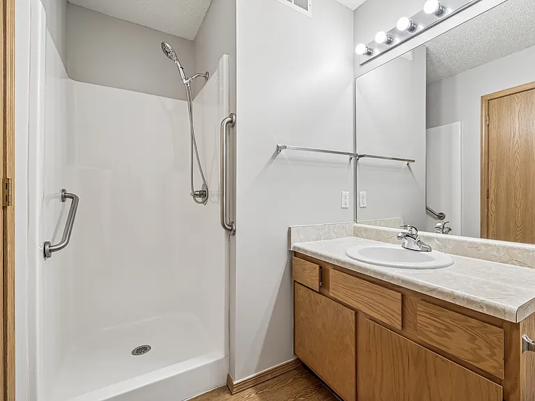 Mariner Pointe — Photo 10