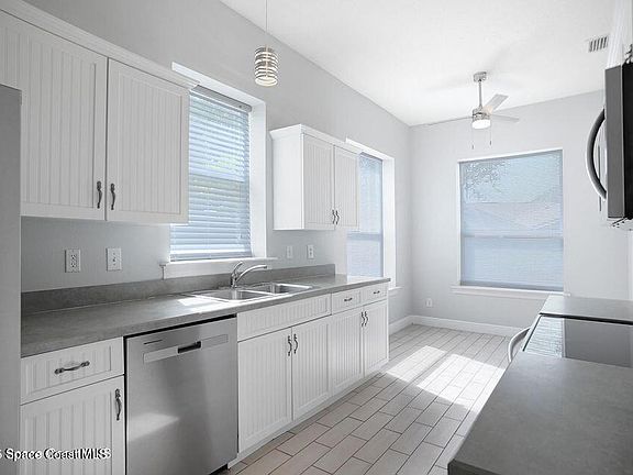 4th image of 7373 Stuart Ave