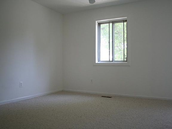 4th image of 5060 Harford Ln