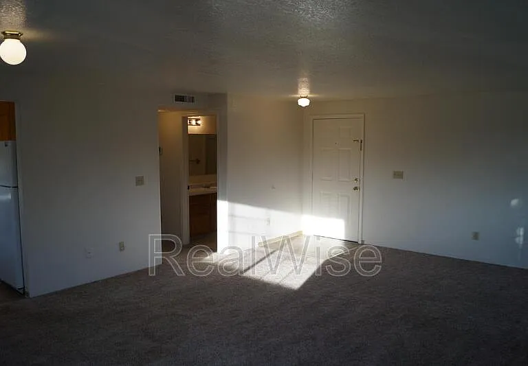 2141 NW North Hill Dr #B — Photo 5