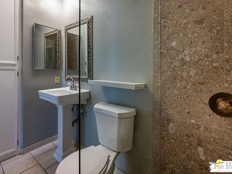 550 N Villa Ct #214 — Photo 11