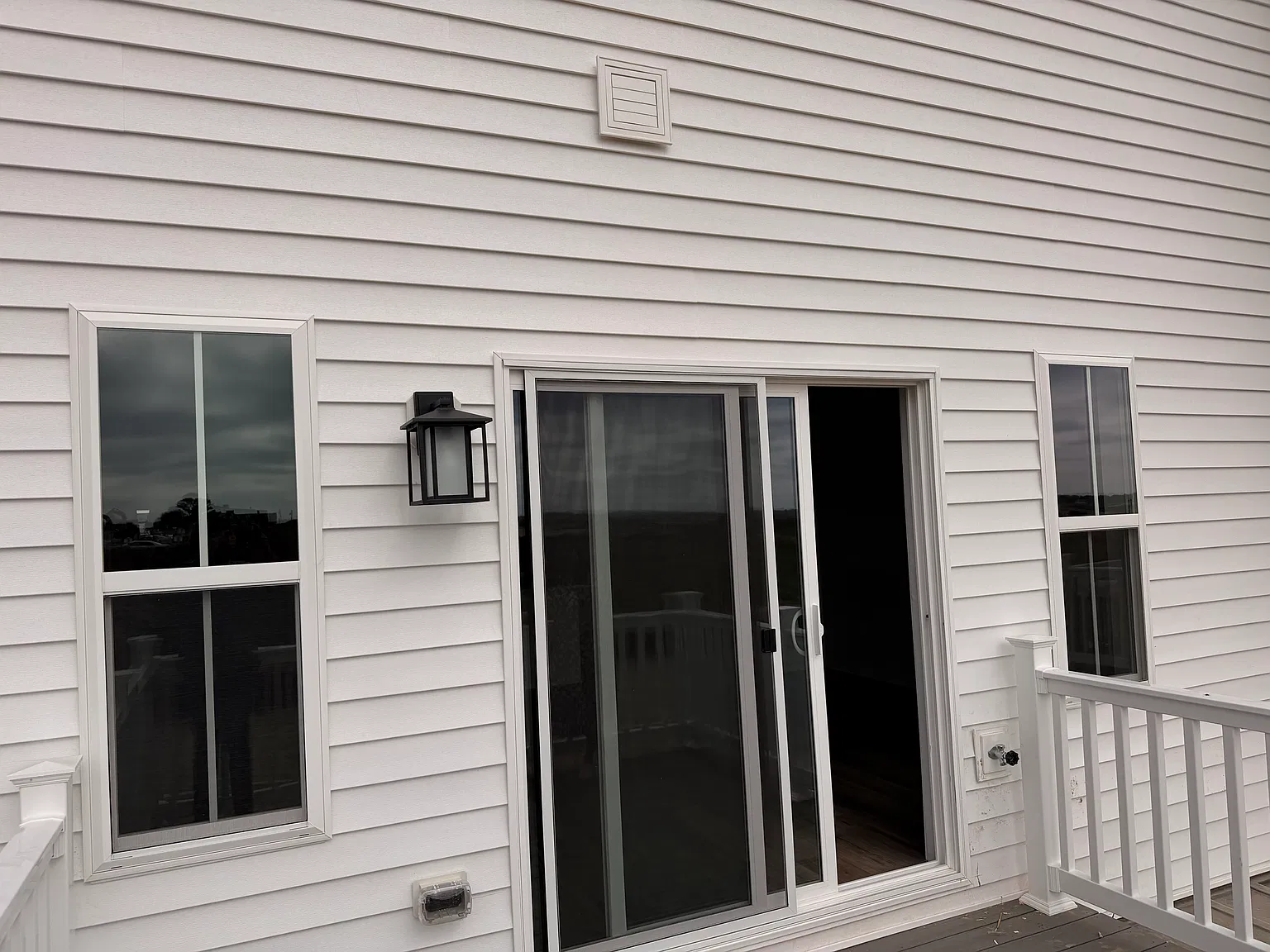 3 bed, 2.5 bath, 2445 sqft, $3,190 — Photo 2