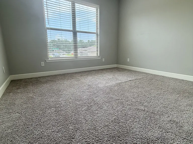 4512 Western Woods Dr — Photo 12