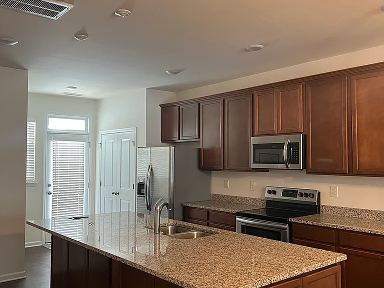 190 Waterlynn Ridge Rd #D — Photo 12