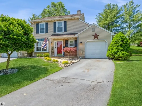 12 Mohave Path, Branchburg Twp., NJ 08876