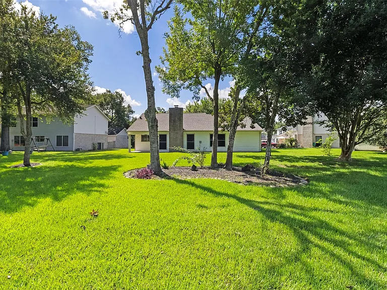 210 Pecan Valley Ct — Photo 27