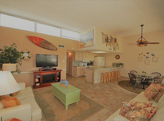 4th image of 110 E Verna Jean Dr #305