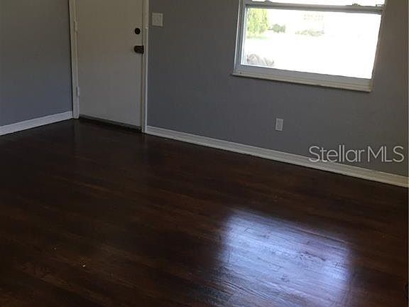 3rd image of 2439 15th Ave N