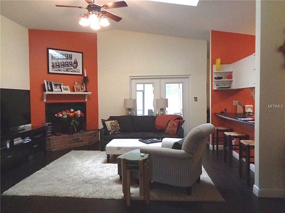 3rd image of 405 Wild Fox Dr