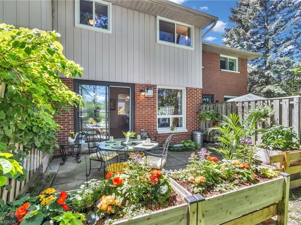 49 Rhonda Rd #70, Guelph, ON N1H 7A4