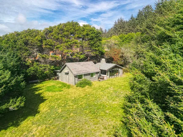 16750 Highway 101 N, Smith River, CA 95567
