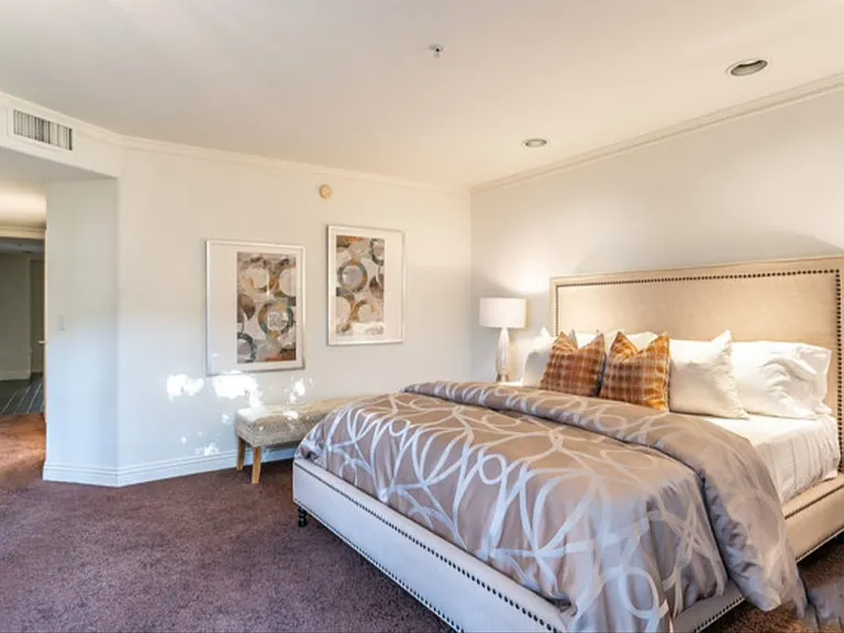 1819 Holmby Ave #204 — Photo 6