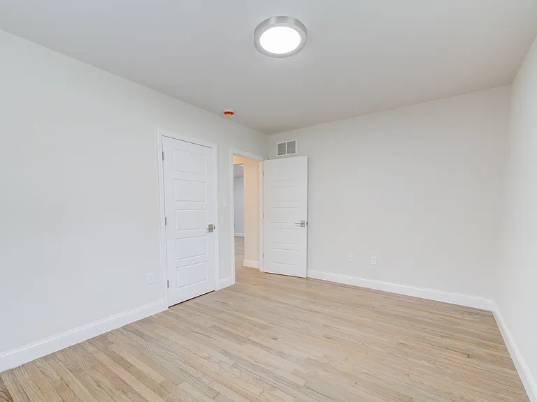 6924 Nashville Ave — Photo 22