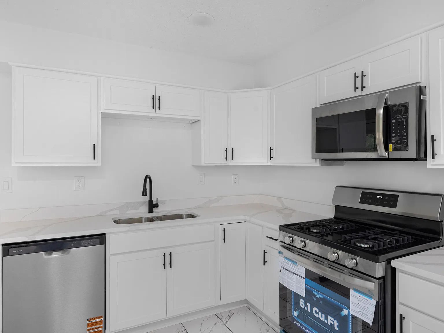 3 bed, 1100 sqft, $1,425 — Photo 3