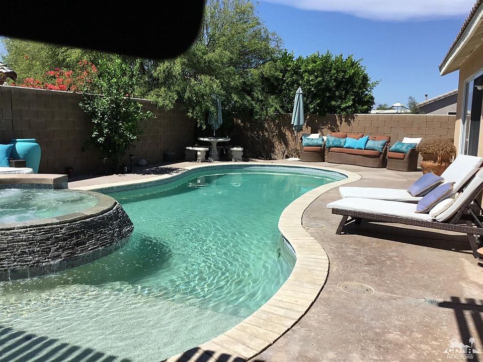 1st image of 83227 Long Cove Dr