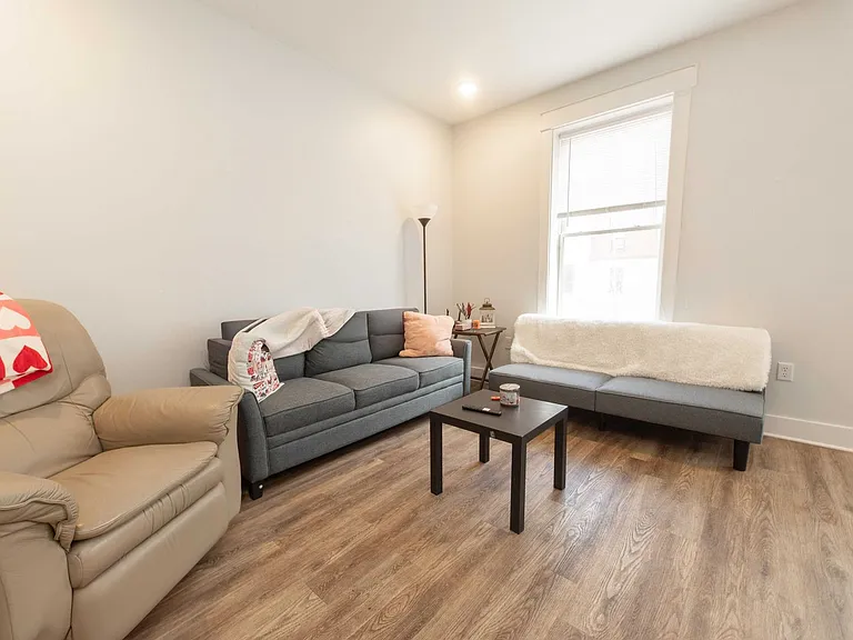 223 N Morton St — Photo 9
