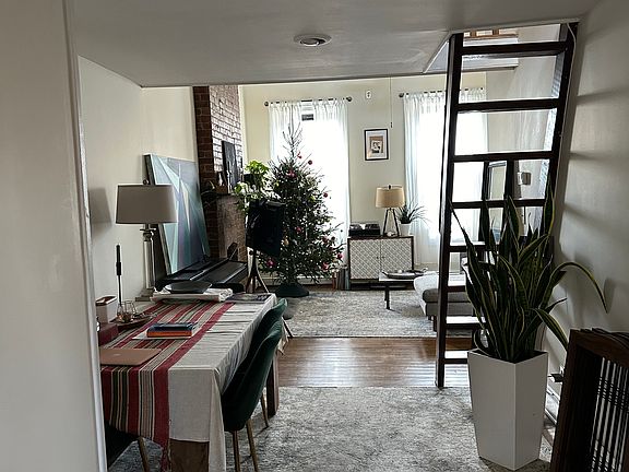 4th image of 202 Washington St APT 4R