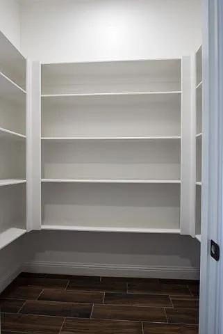 2113 Clive Dr — Photo 12