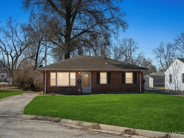 11006 Saint Nicholas Ct, Saint Ann, MO 63074
