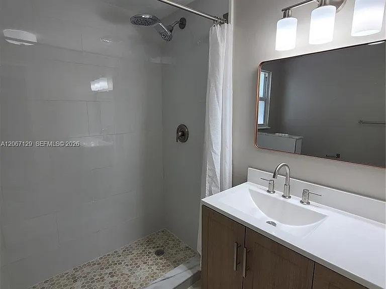 1240 NE 207th Ter — Photo 7