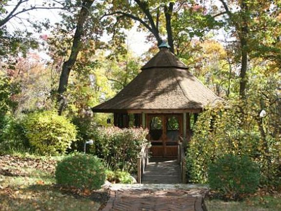 4th image of 2319 Alta Vista Dr