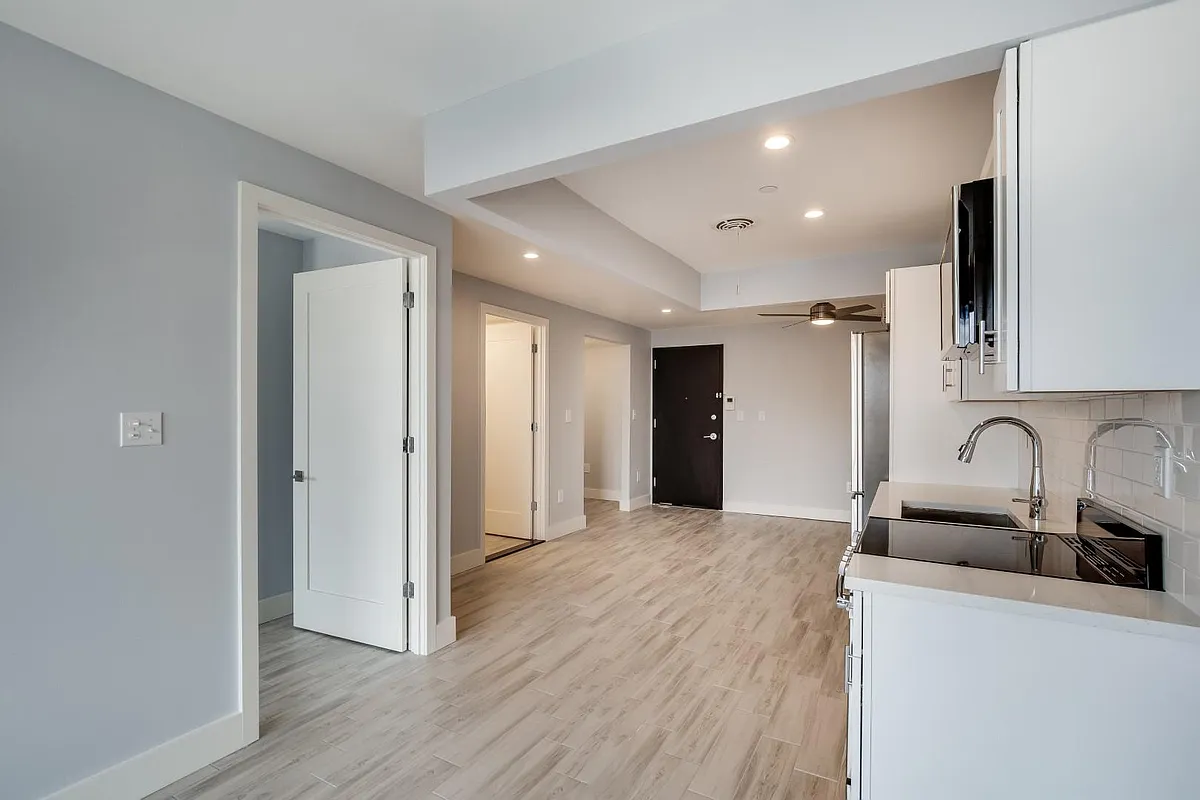 Building Photo - 214-18 41st Ave #3C