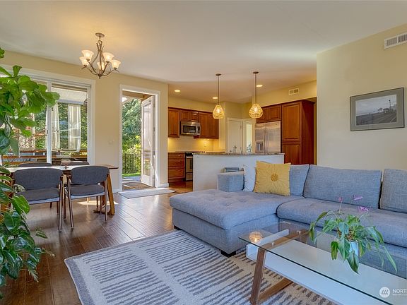 4th image of 708 SE Goldeneye Drive