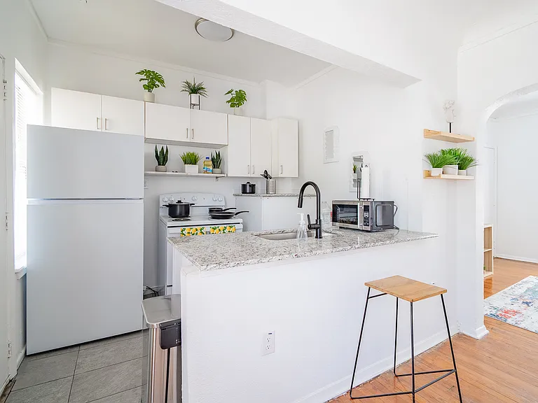 5305 Reiger Ave #4 — Photo 2