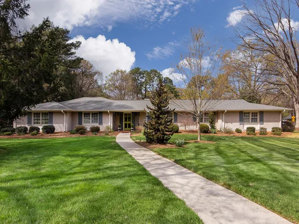 200 Lansdowne Rd, Charlotte, NC 28270