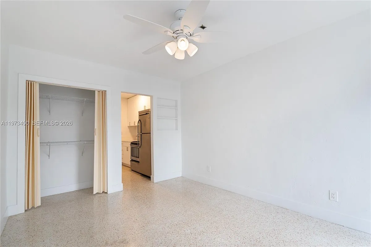 Building Photo - 1450 SW 6th St #2