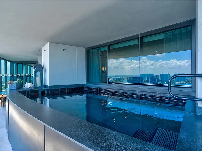 18555 Collins Ave #2403 — Photo 33