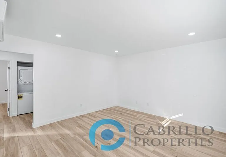 4669 34th St #1 — Photo 5
