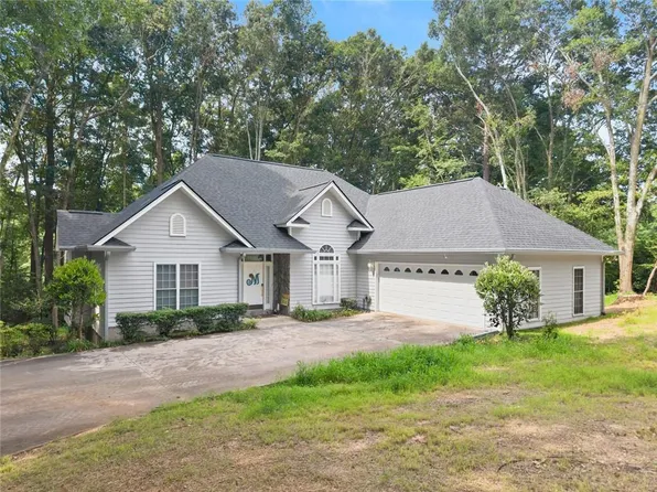 393 Brookwood Dr, Lavonia, GA 30553