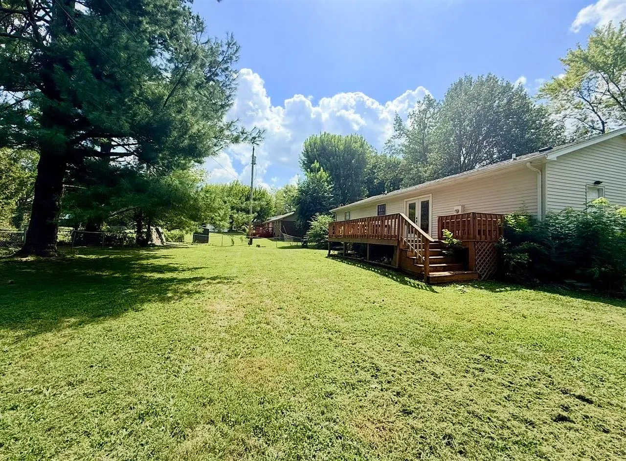 3 bed, 1284 sqft, $1,550 — Photo 3