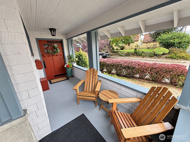 3rd image of 525 N Iron Street