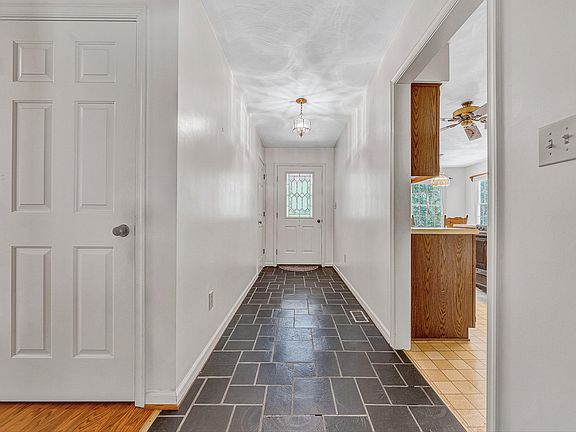 4th image of 206 Brookledge Dr