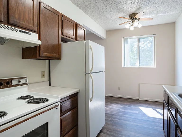 Bismarck, ND Belmont Apartments | 11A | Kitchen