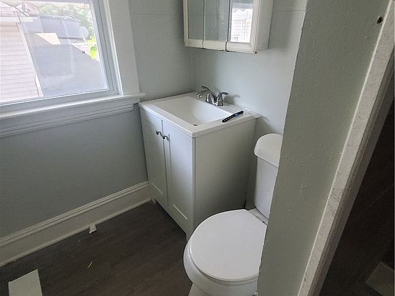 4th image of 626 E 125th St