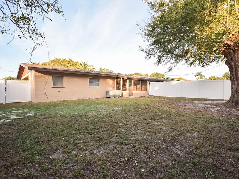 3068 Jennings Dr — Photo 13