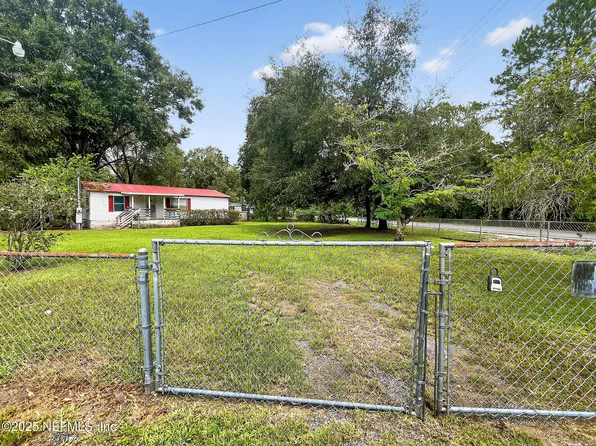 202 CLEARWATER Road, Satsuma, FL 32189