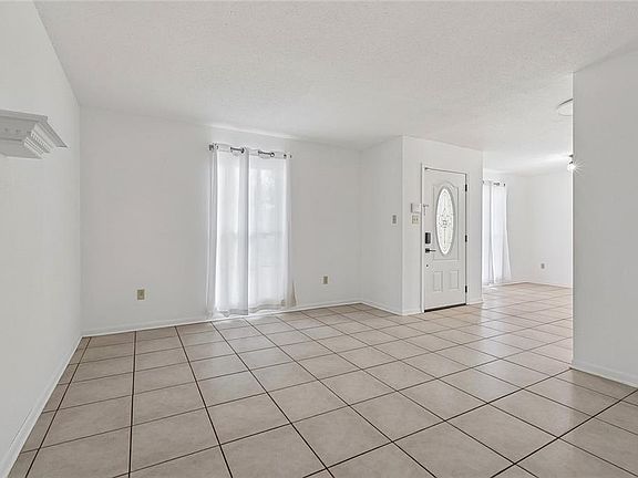 2nd image of 2533 Eastview Dr