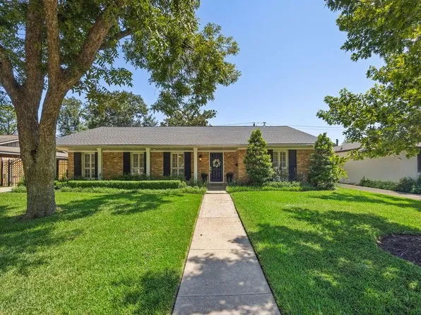 2411 Stoney Brook Dr, Houston, TX 77063