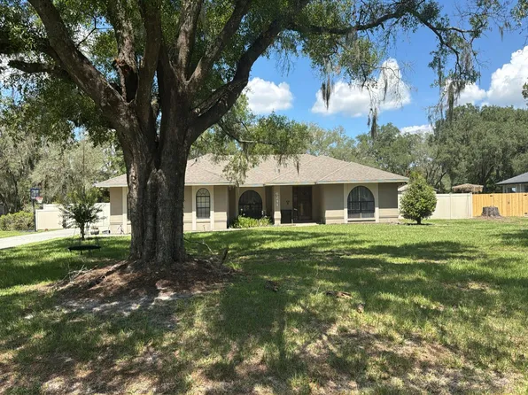 6241 Forestwood Dr W, Lakeland, FL 33811