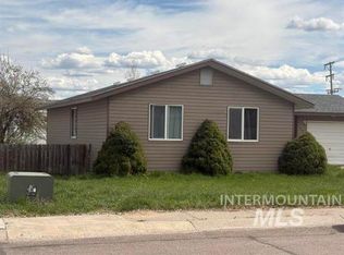 5698 Moses St, Chubbuck, ID 83202