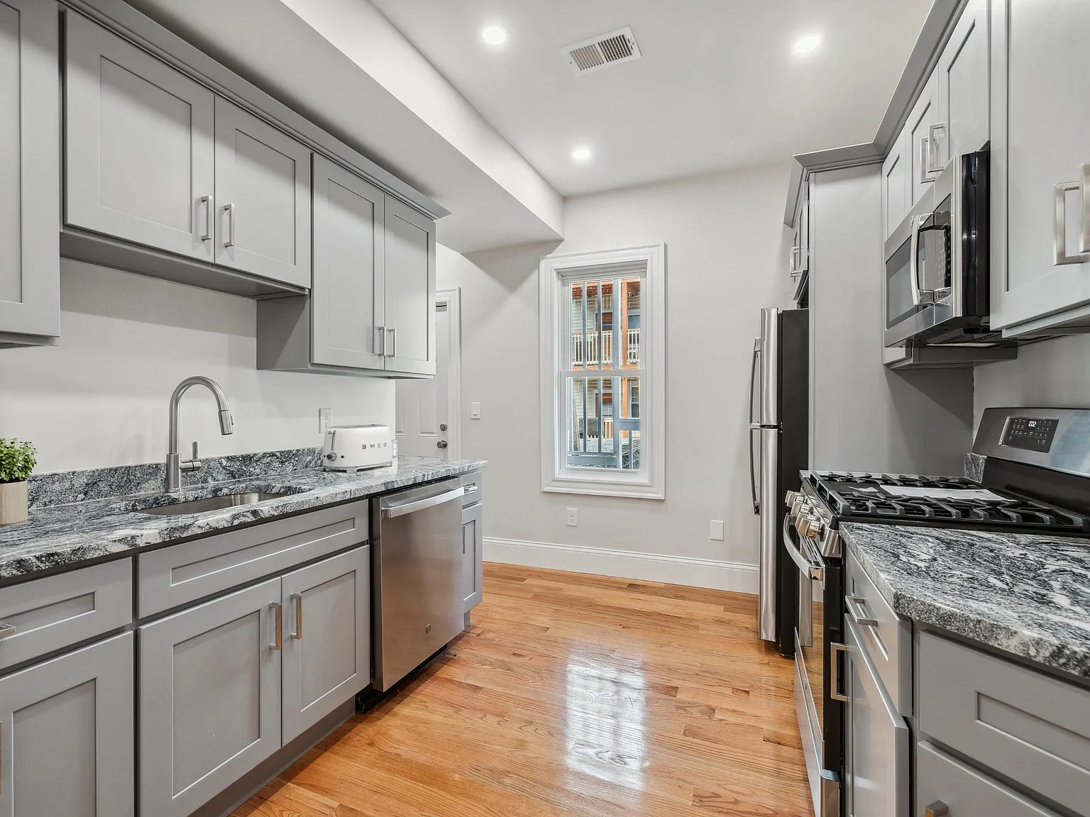 81 Hillside Street — Photo 2